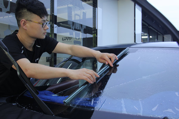深圳汽車貼膜技工展示 深圳汽車貼膜技工展示